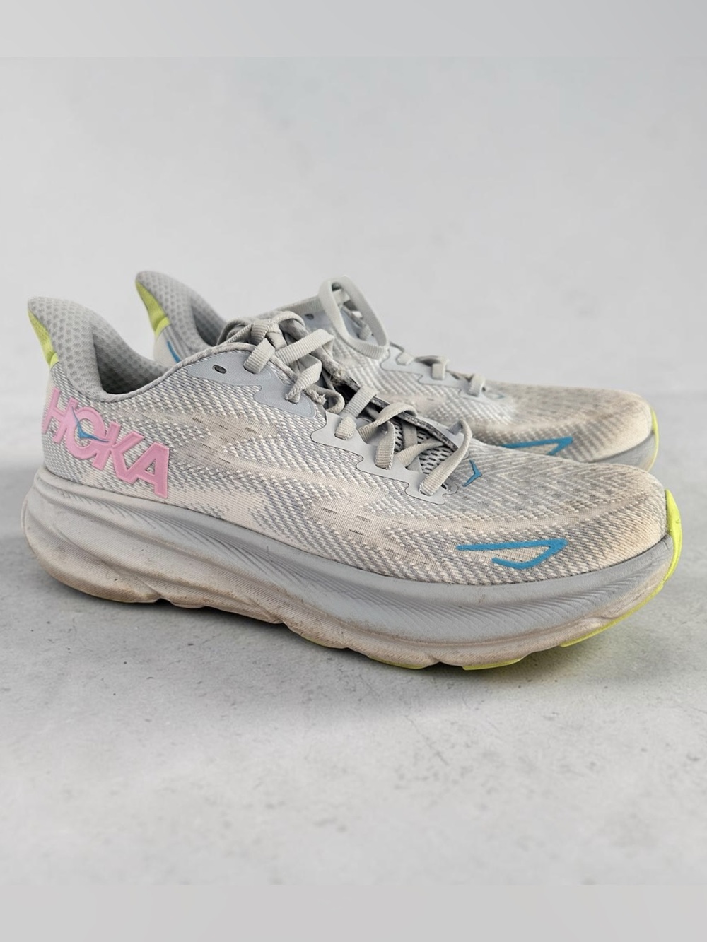 HOKA Clifton 9 Women's Light Blue Running Shoes with Pink Logo